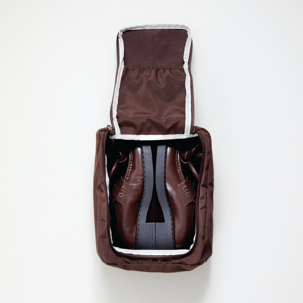 brown multi-pocket shoe bag to fit up to 4 pairs of shoes