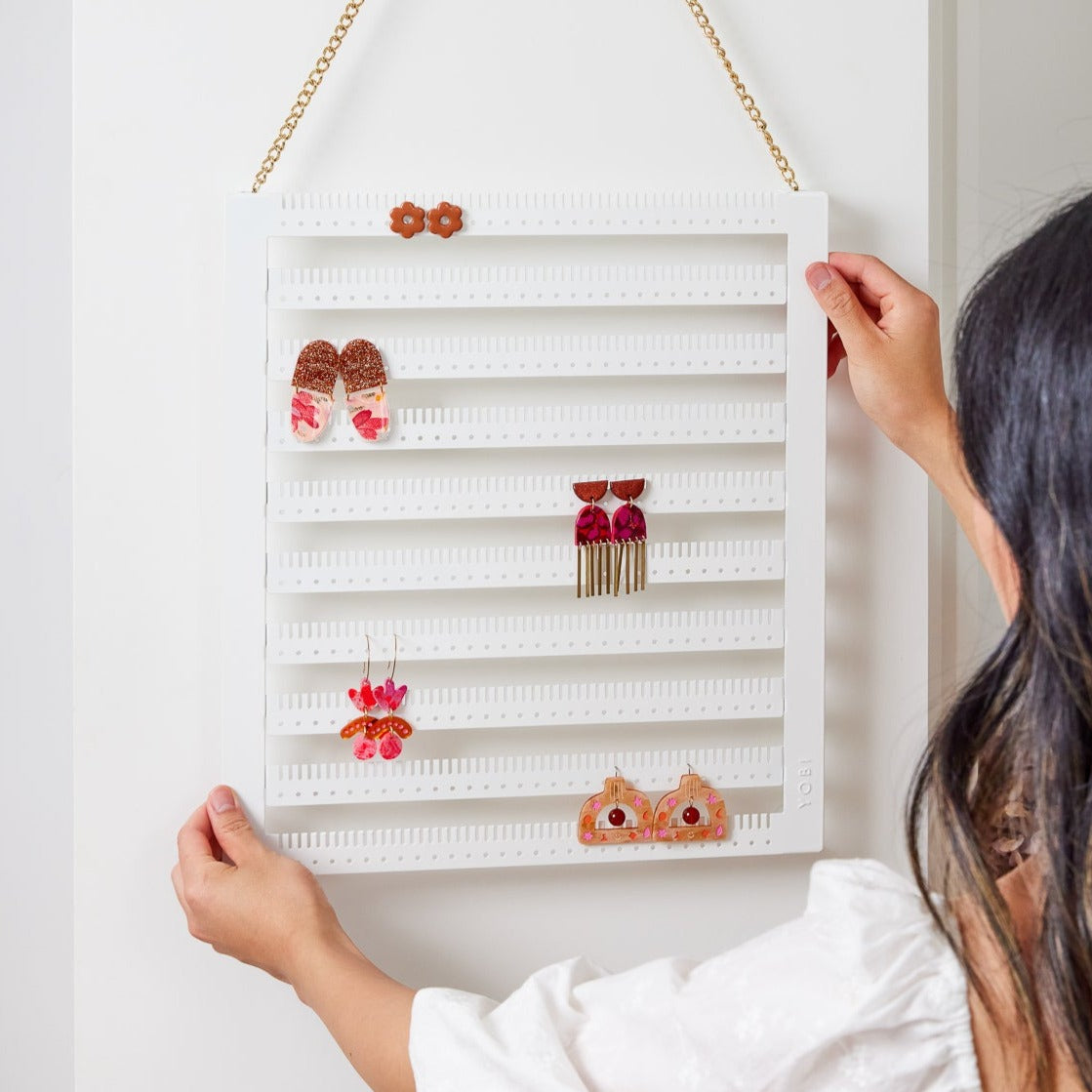 Hanging Adjustable Earring Holder - Luxe