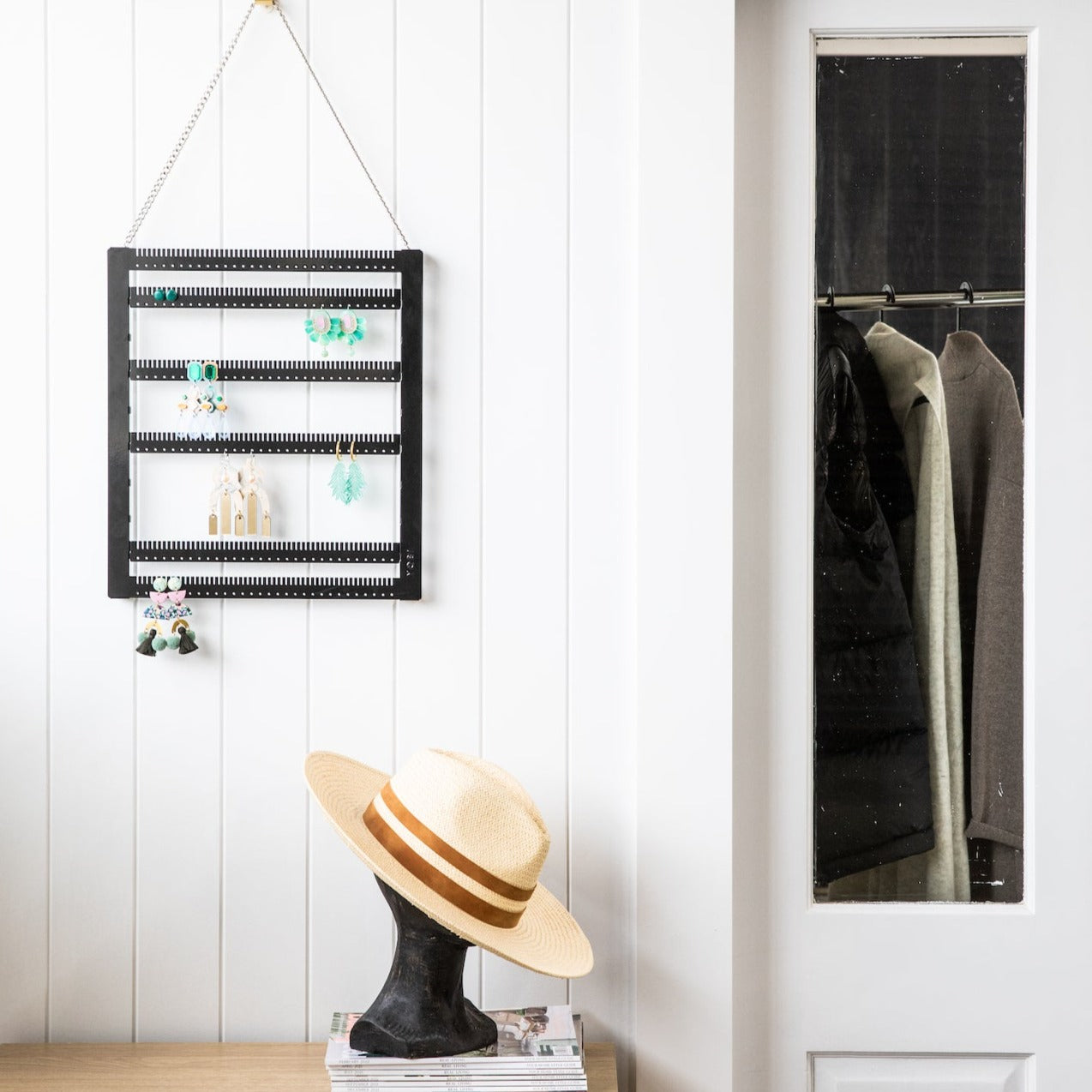 Hanging Adjustable Earring Holder - Luxe
