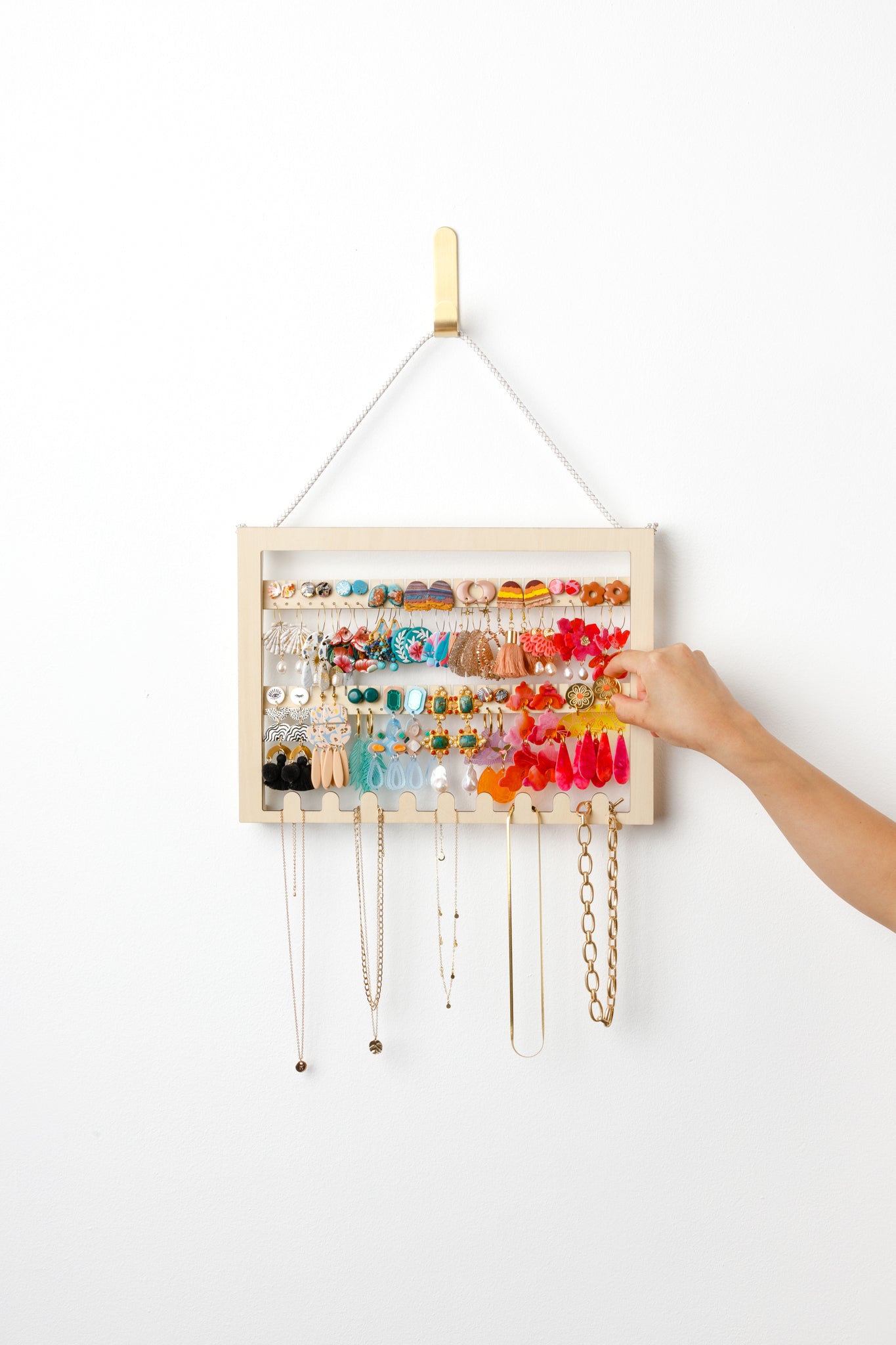 Hanging Adjustable Earring Holder