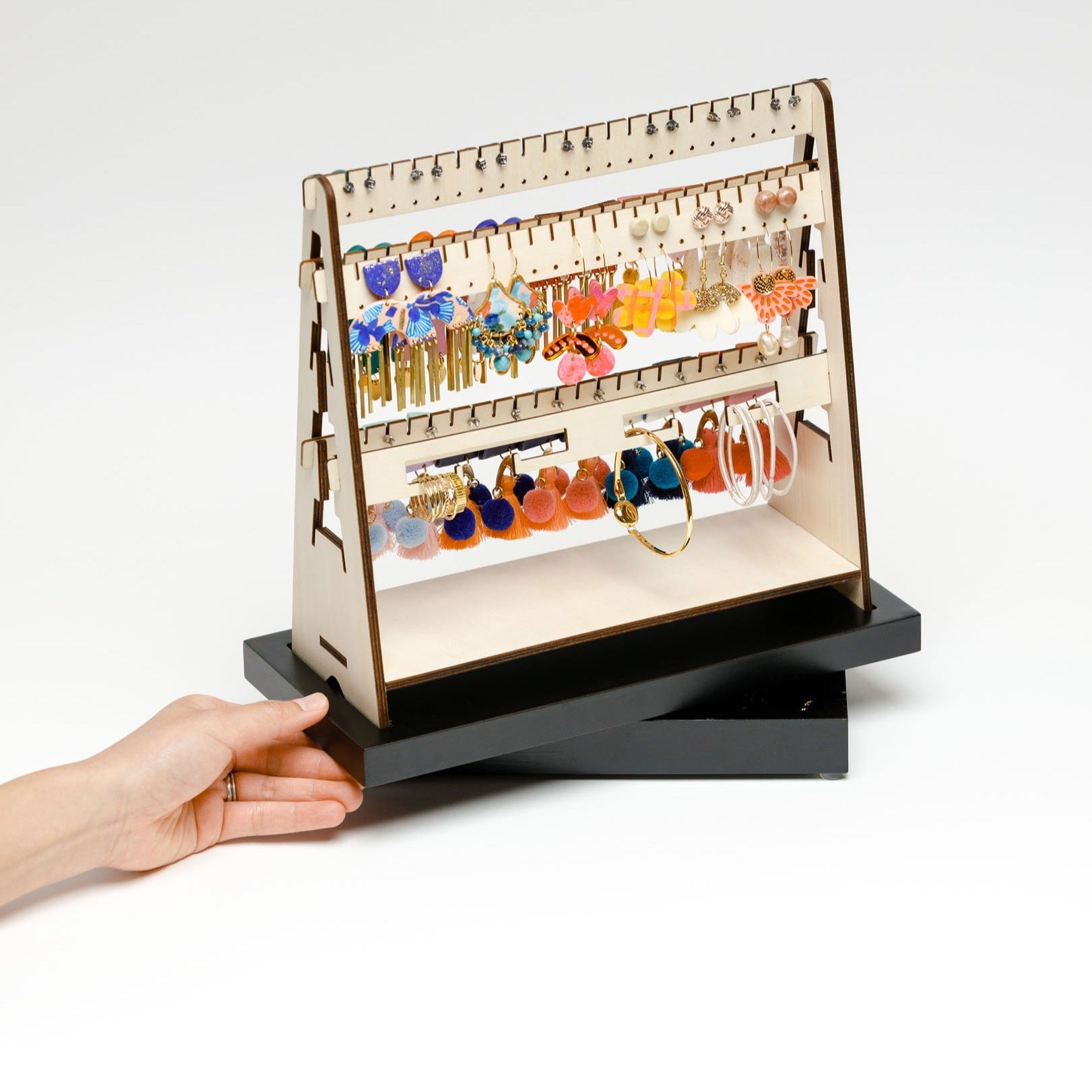 Yobi store earring holder